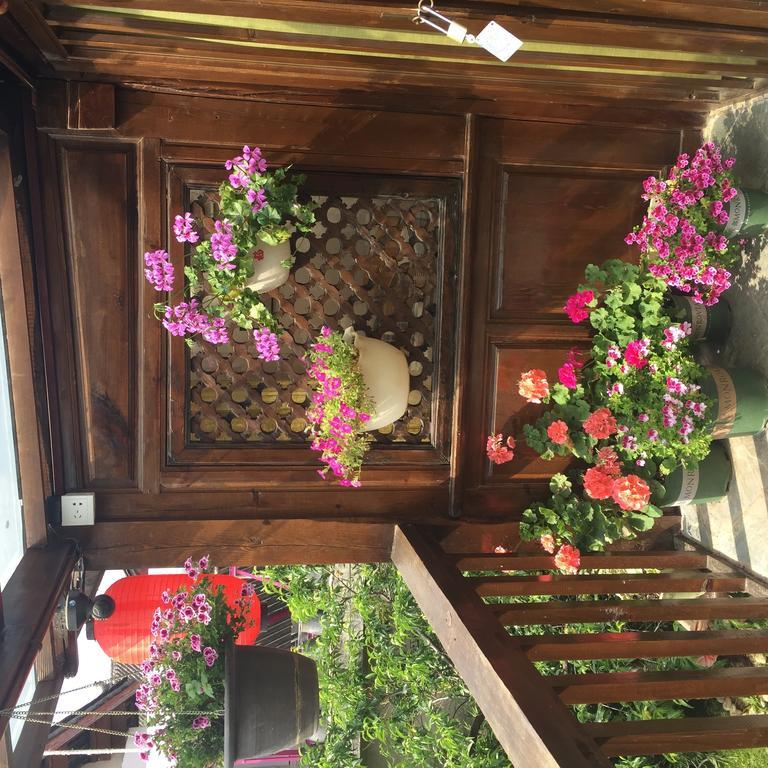 Lijiang Shuhe Qingtao Inn Exterior photo